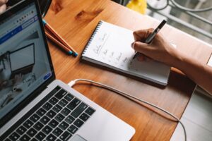 Creating an online course that generates income on autopilot