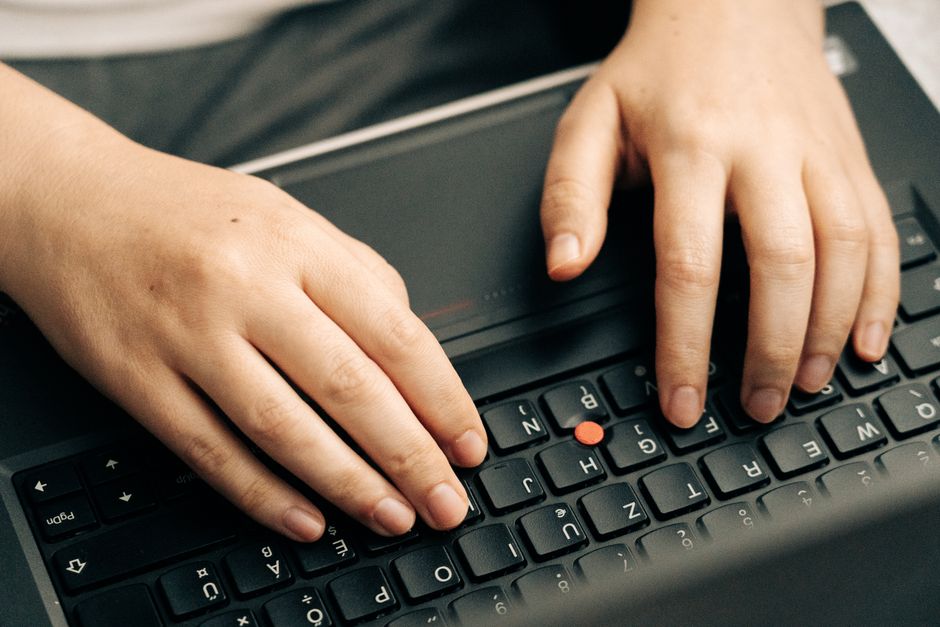 Data entry jobs from home: what pays well and what to avoid