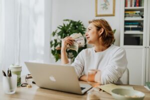 From side hustle to full-time business: a practical roadmap