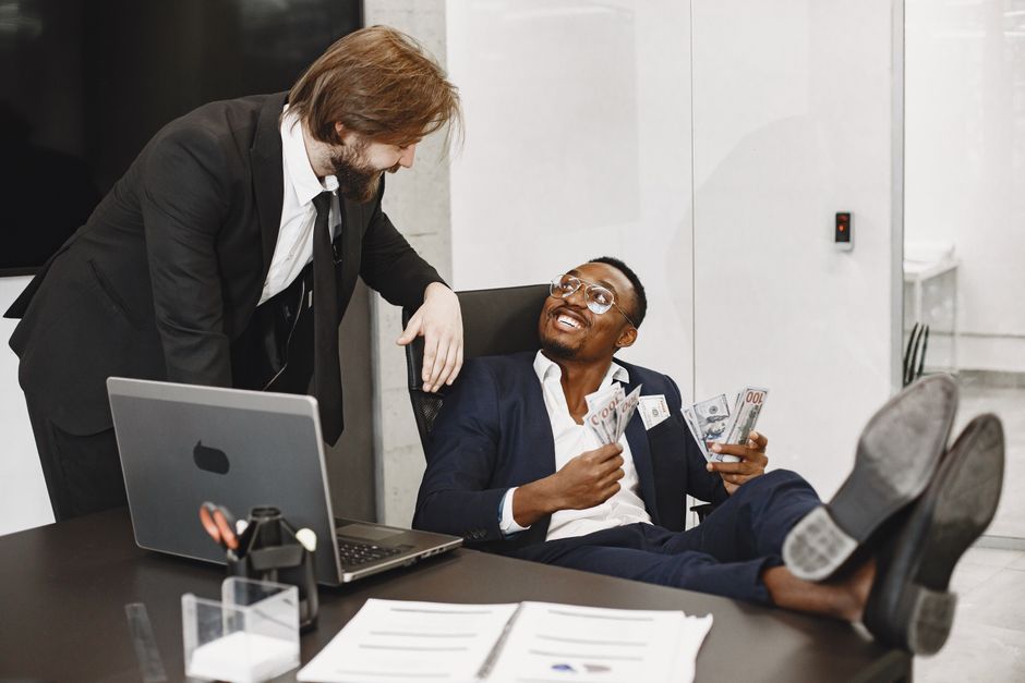 How successful entrepreneurs manage cash flow and avoid failure