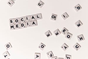 How to become a social media manager and work from home in 2026