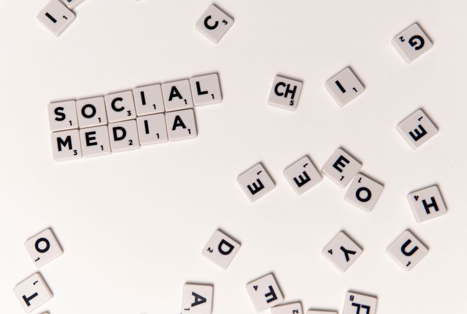 How to become a social media manager and work from home in 2026