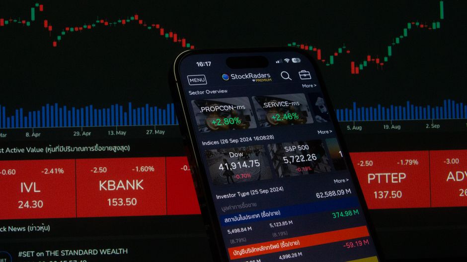 How to invest in index funds and build wealth automatically
