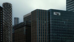 Real estate vs stocks: which builds wealth faster