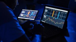 How leverage works in forex trading and why it is double edged