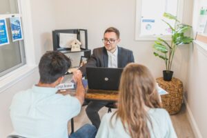 How to choose a broker that supports MetaTrader 5 safely